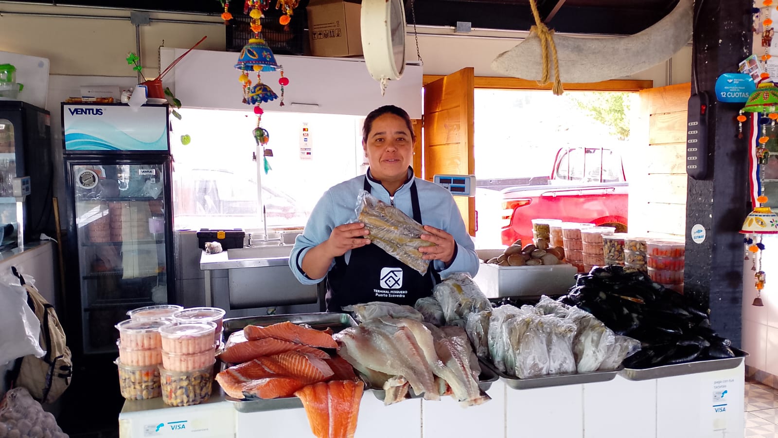 Rita Espinoza en su puesto de mariscos